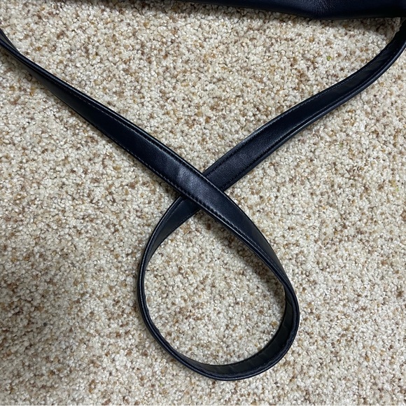 Crazy Horse by Liz Claiborne Genuine Leather Shoulder Bag. - Picture 13 of 14